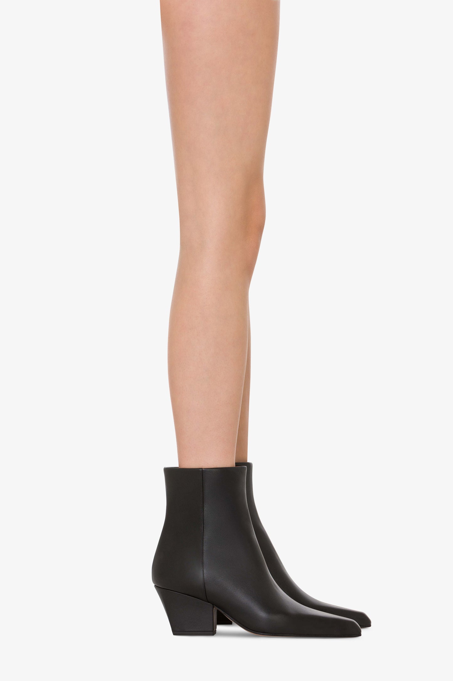 Bottines en cuir de veau noir