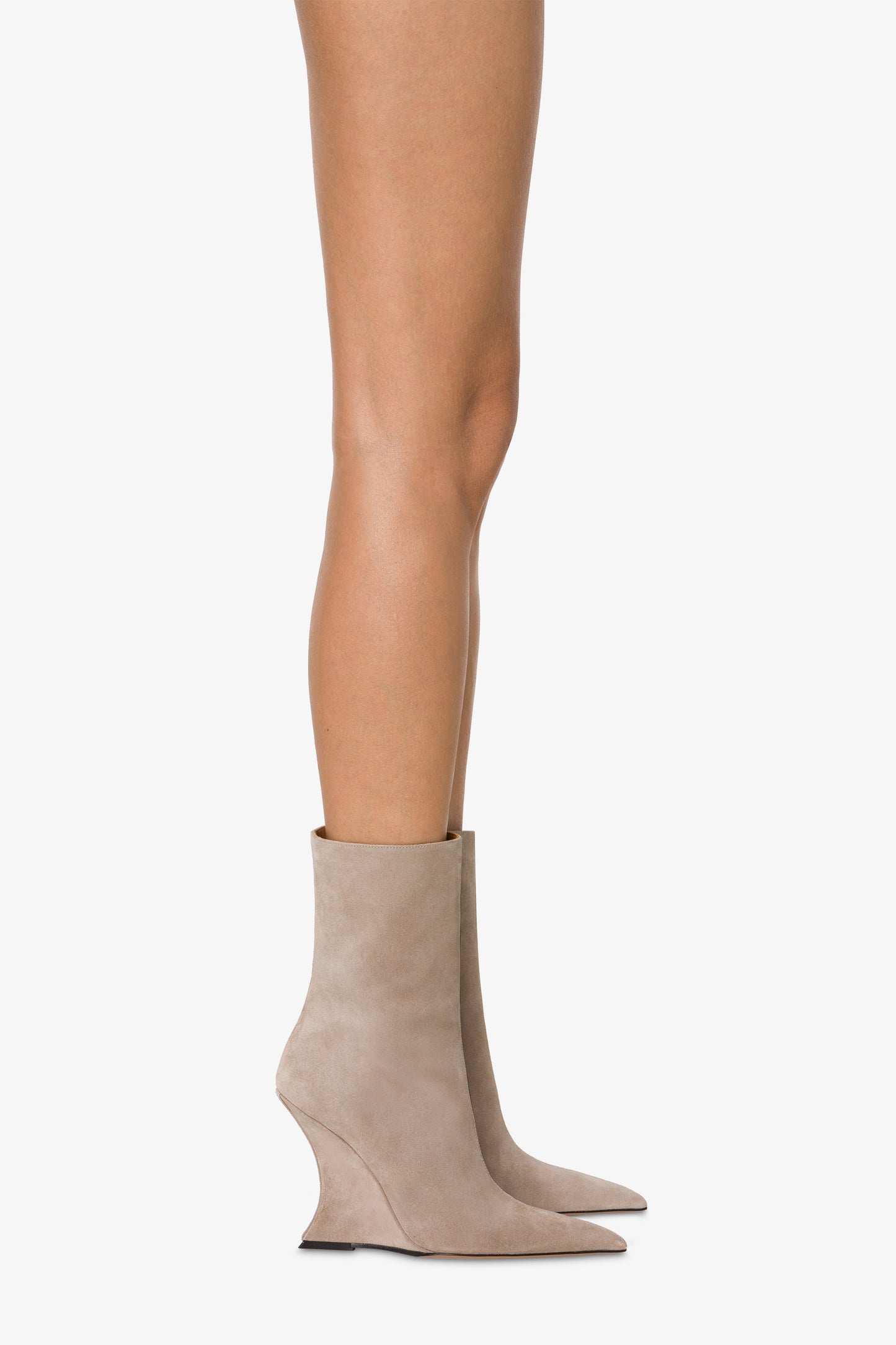 Bottes en cuir velours couleur facon "pierre"