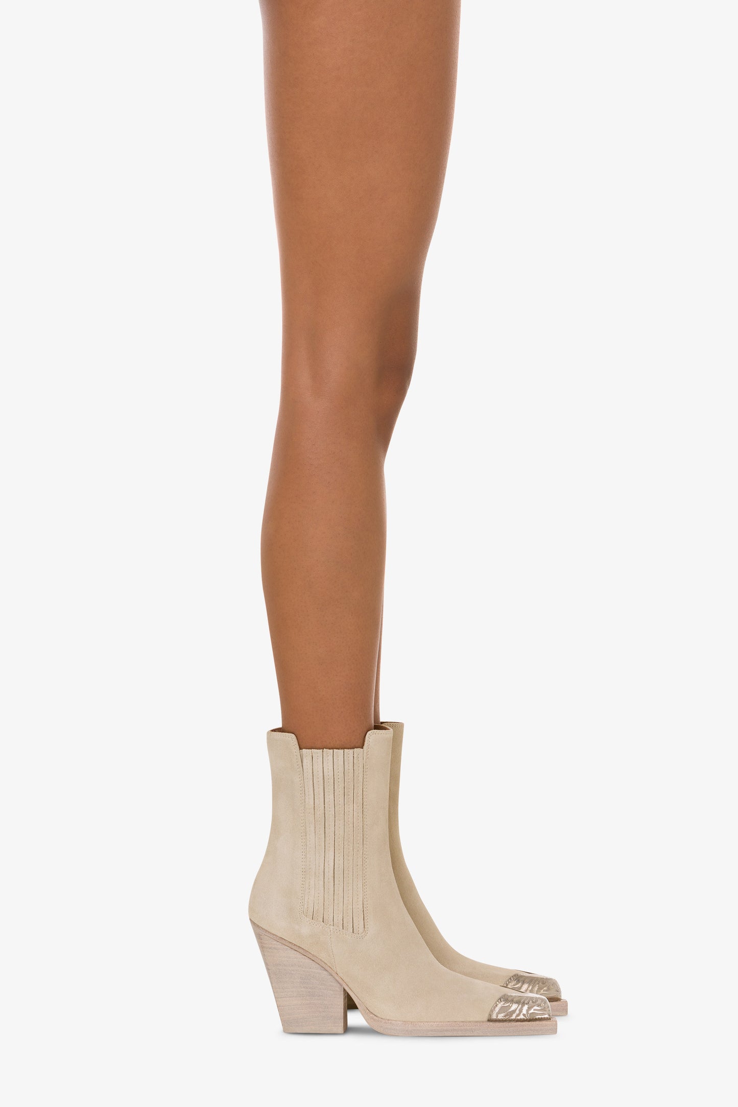 Stiefel aus angorafarbenem Wildleder