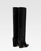 Botas de piel negra con efecto texturizado