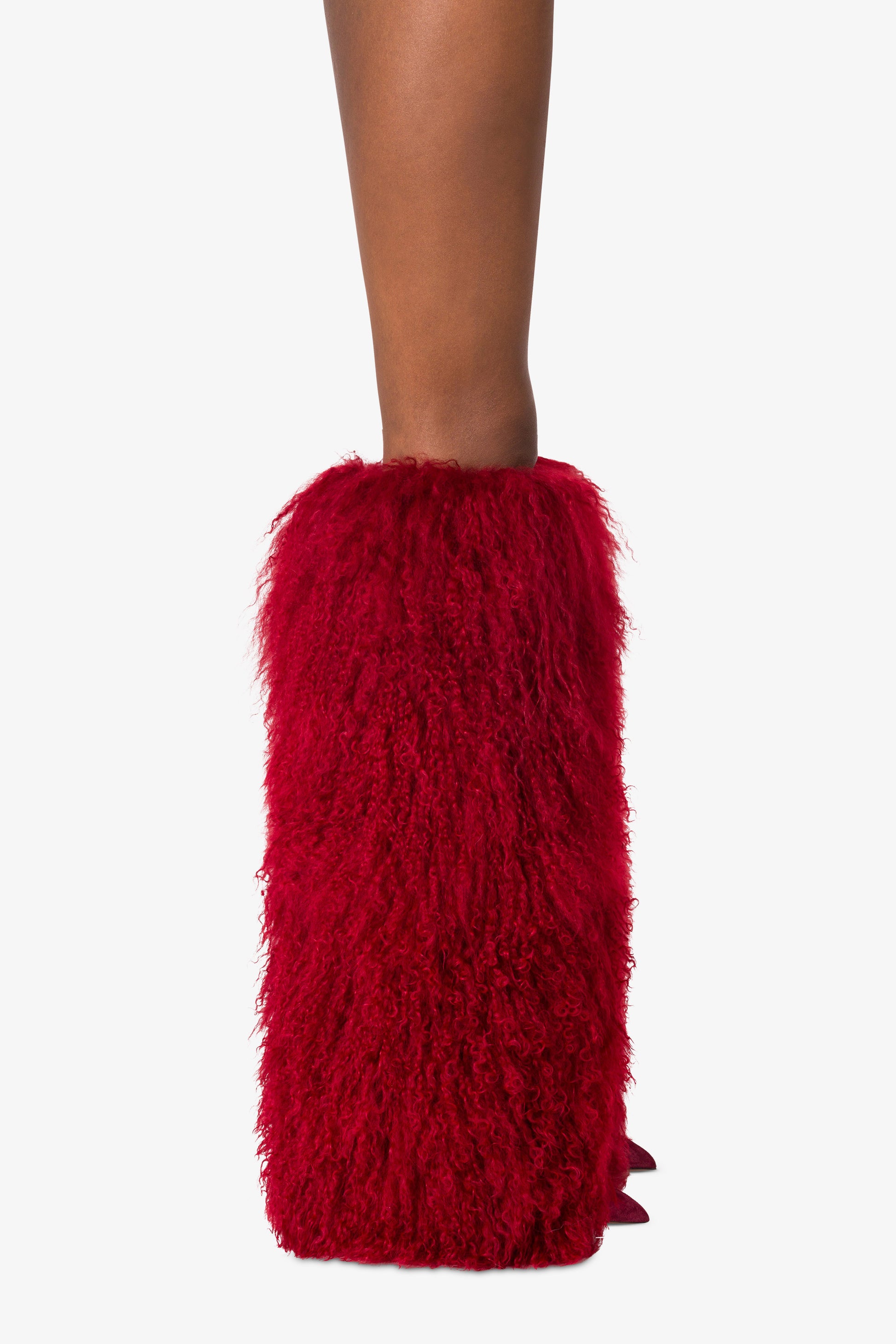 Boots in red faux fur