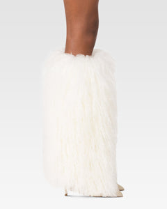 Boots in mongolian fur white