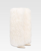 Boots in mongolian fur white