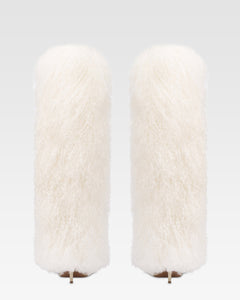 Boots in mongolian fur white