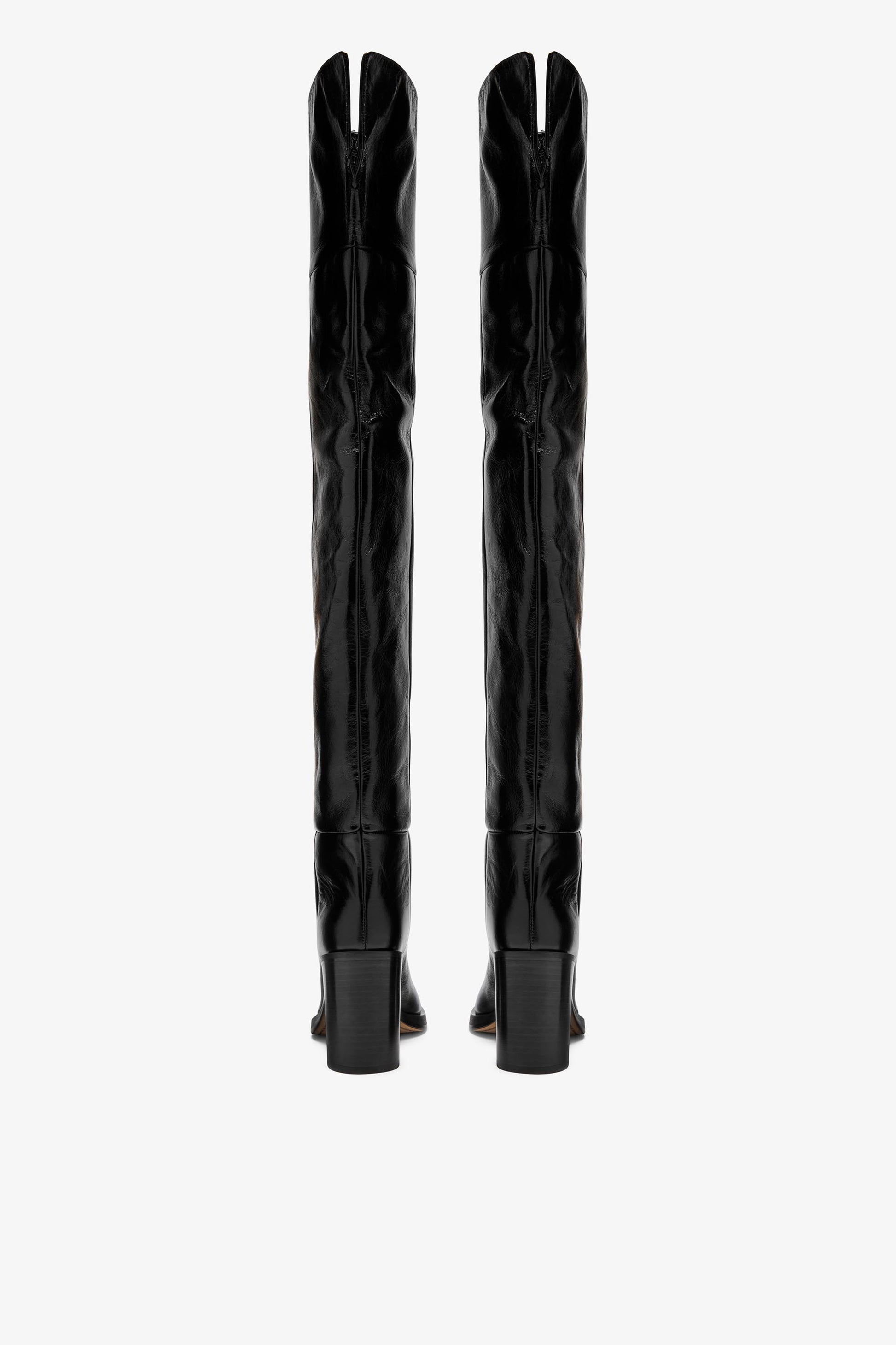 Overknee-Stiefel aus schwarzem Leder mit Knittereffekt