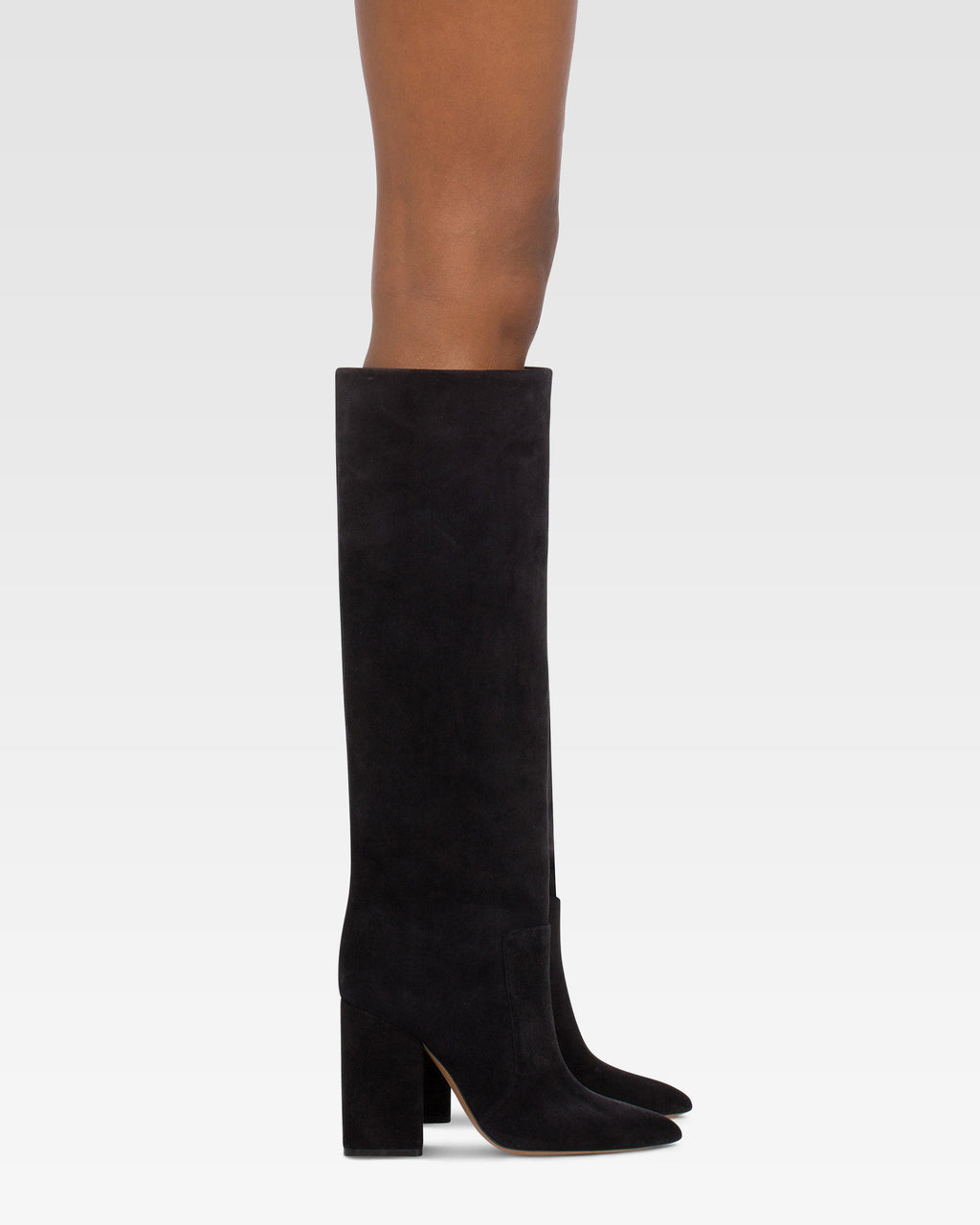 Kniehohe Stiefel aus weichem Wildleder in samtweichem Schwarz