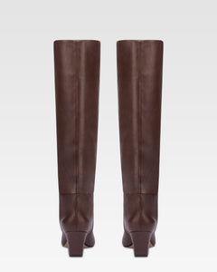 Botas hasta la rodilla de punta fina en piel flexible color moca