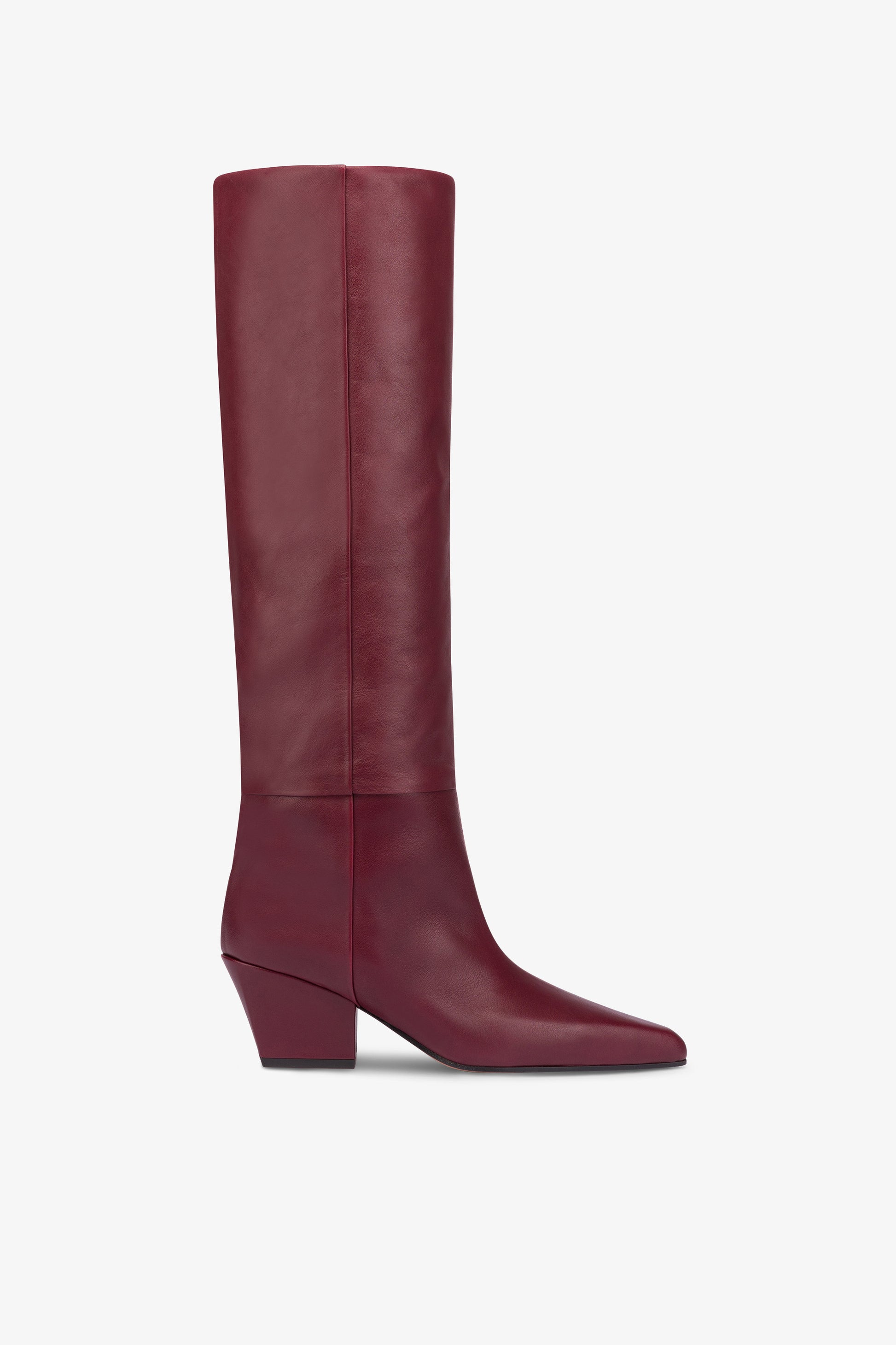 Knee-high, long pointed boot in supple rouge noir leather
