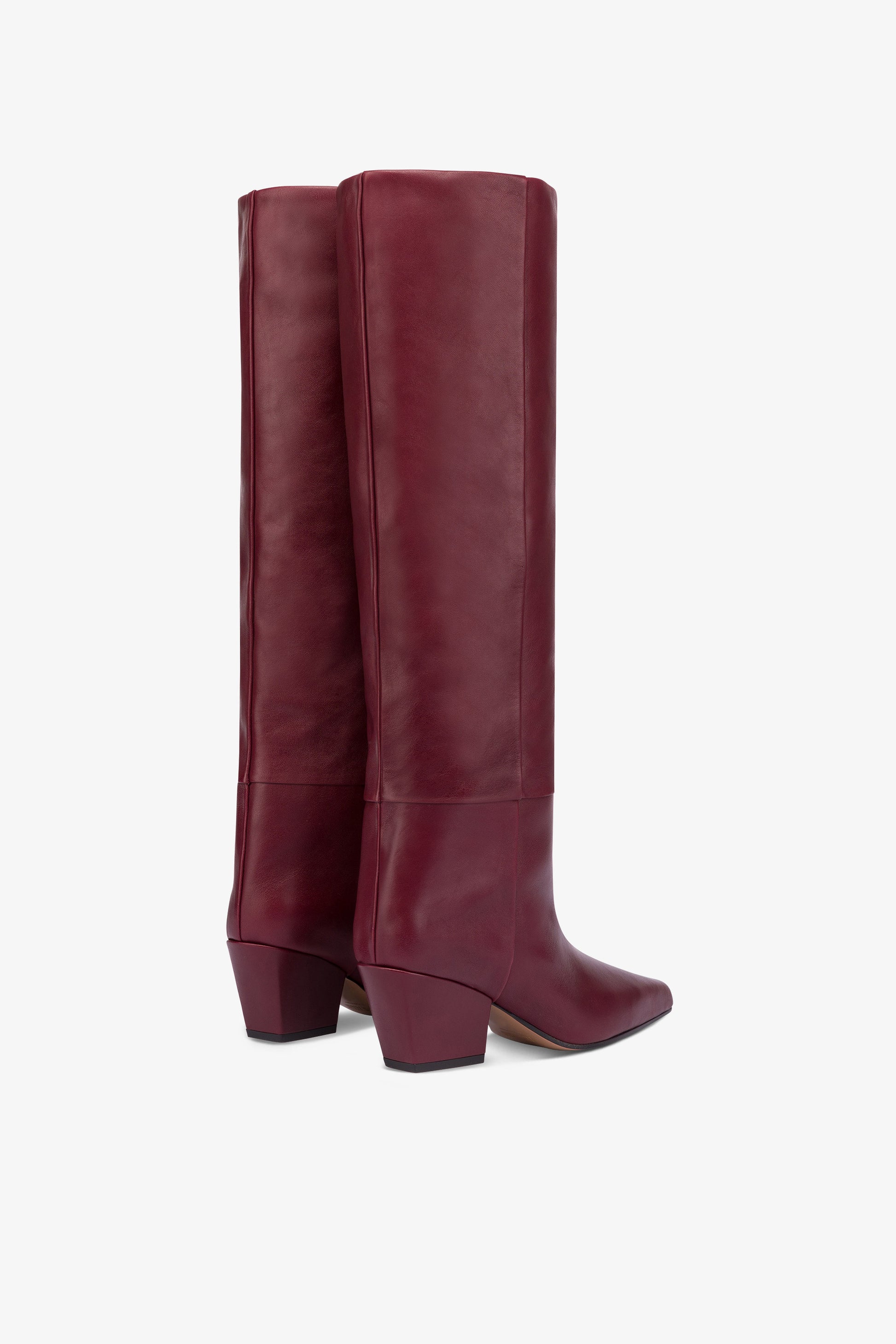 Knee-high, long pointed boot in supple rouge noir leather
