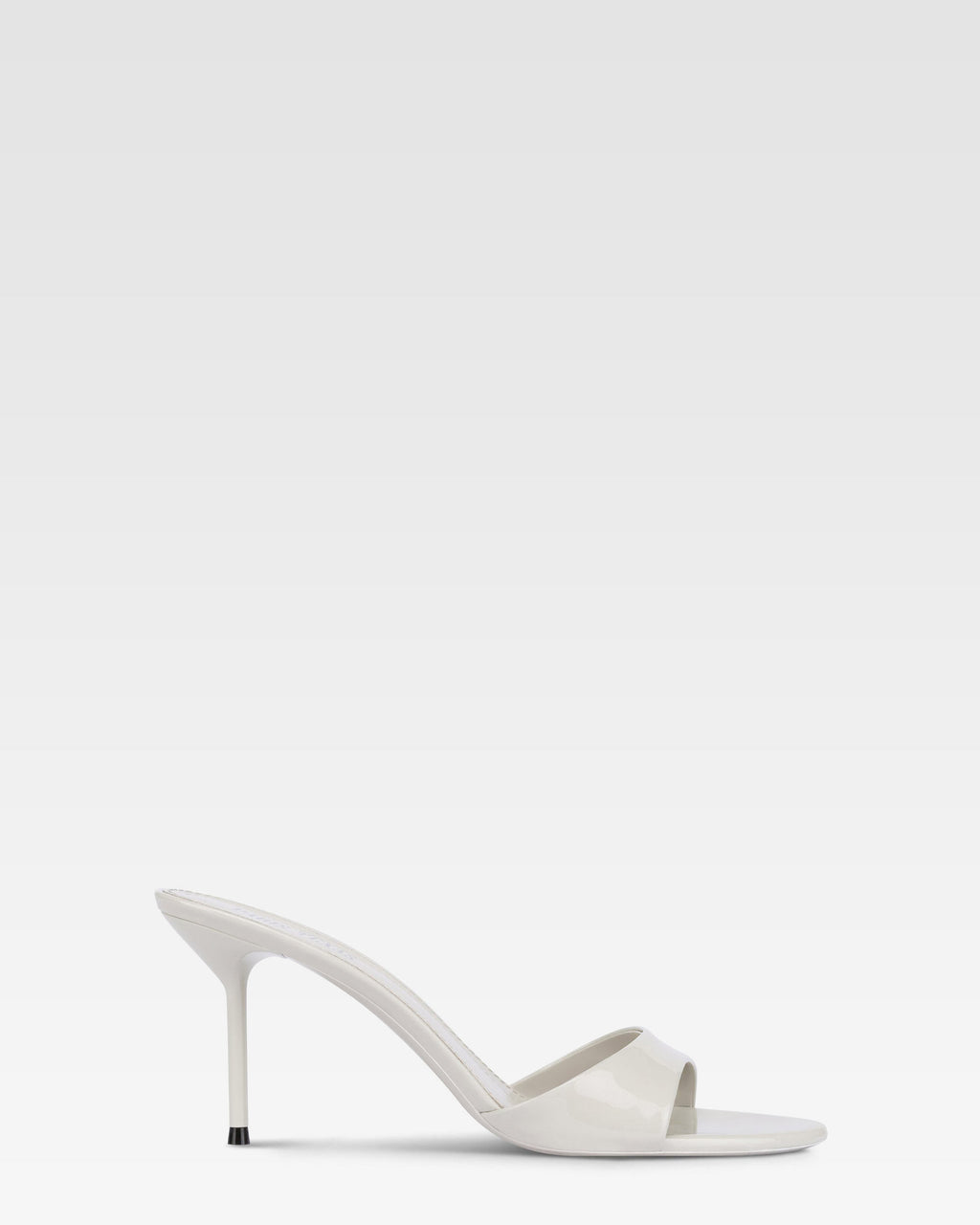 Mules in grey patent leather