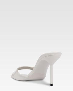 Mules in grey patent leather