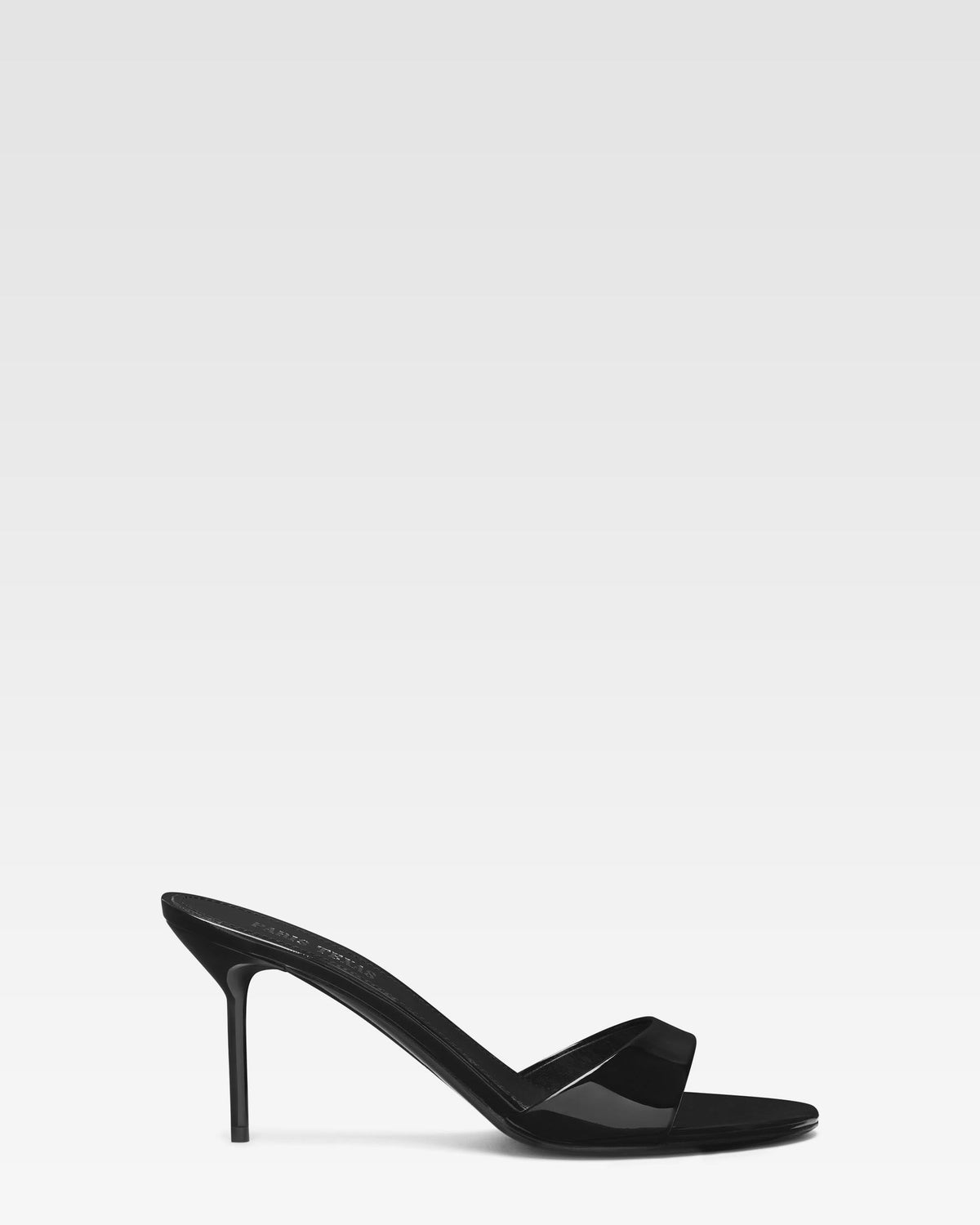 Mule en cuir verni