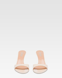 Mules en charol marfil