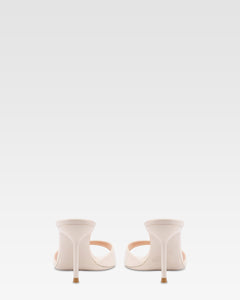 Mules en charol marfil