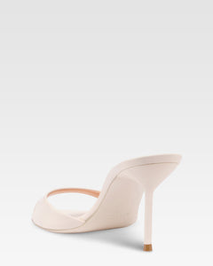 Mules en charol marfil