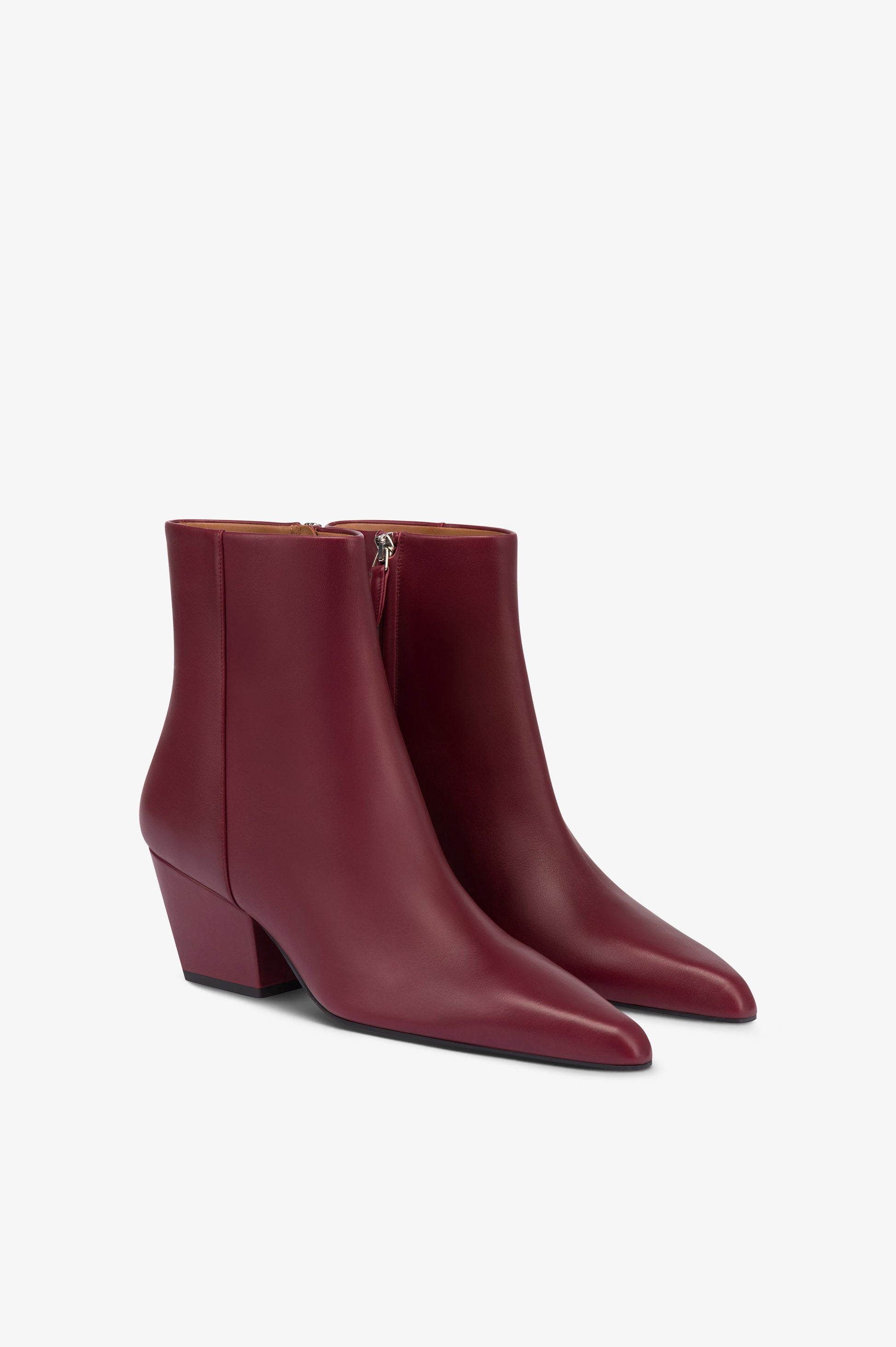 Ankle boots in rouge noir calf leather