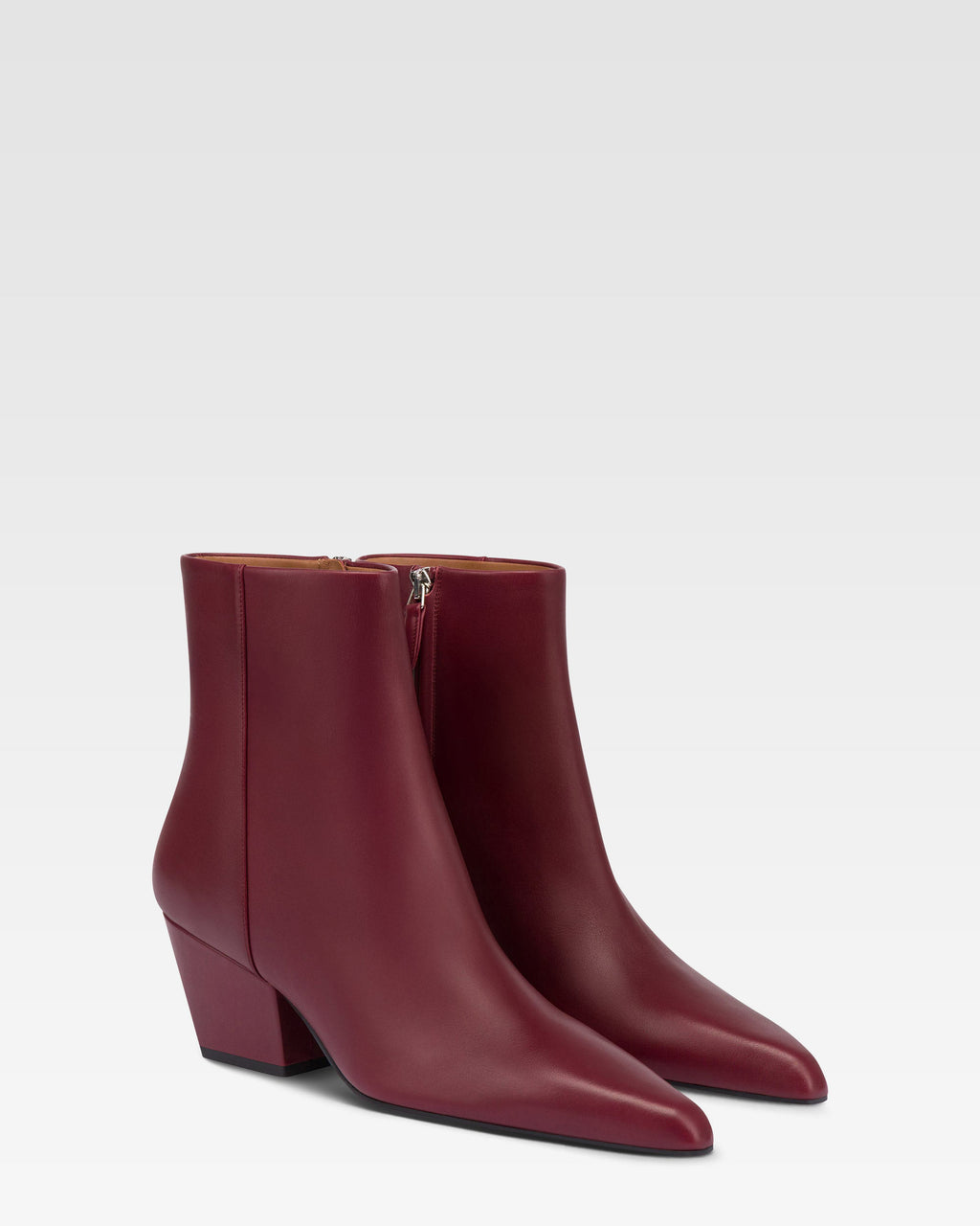 Botines de piel de becerro color rouge noir