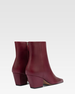 Botines de piel de becerro color rouge noir