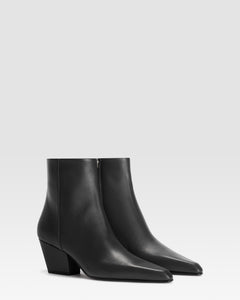 LEDER ANKLE BOOT
