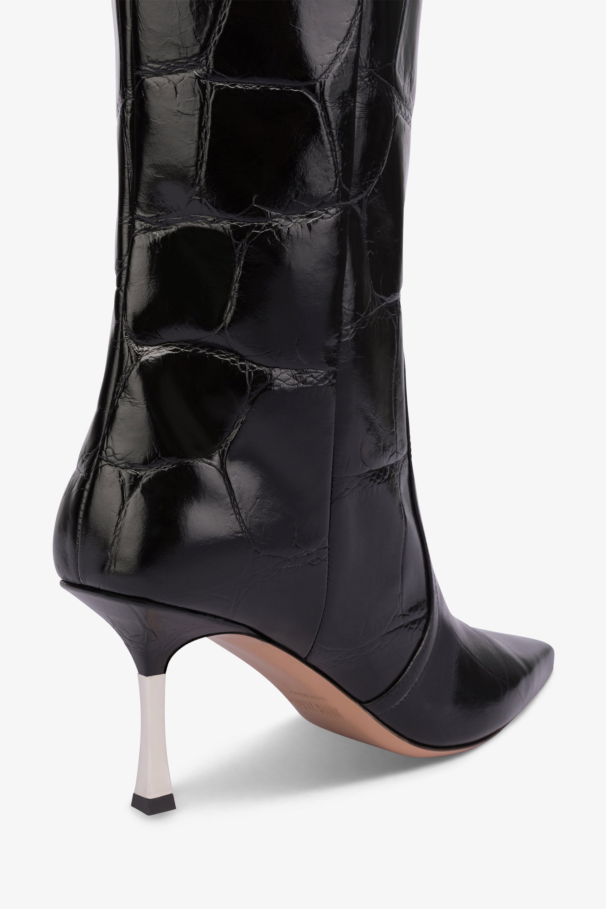 Bottes longues et pointues maxi en cuir souple gaufre noir