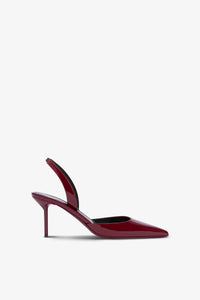 Lange, spitz zulaufende Slingbacks aus Lackleder im Farbton Rouge Noir