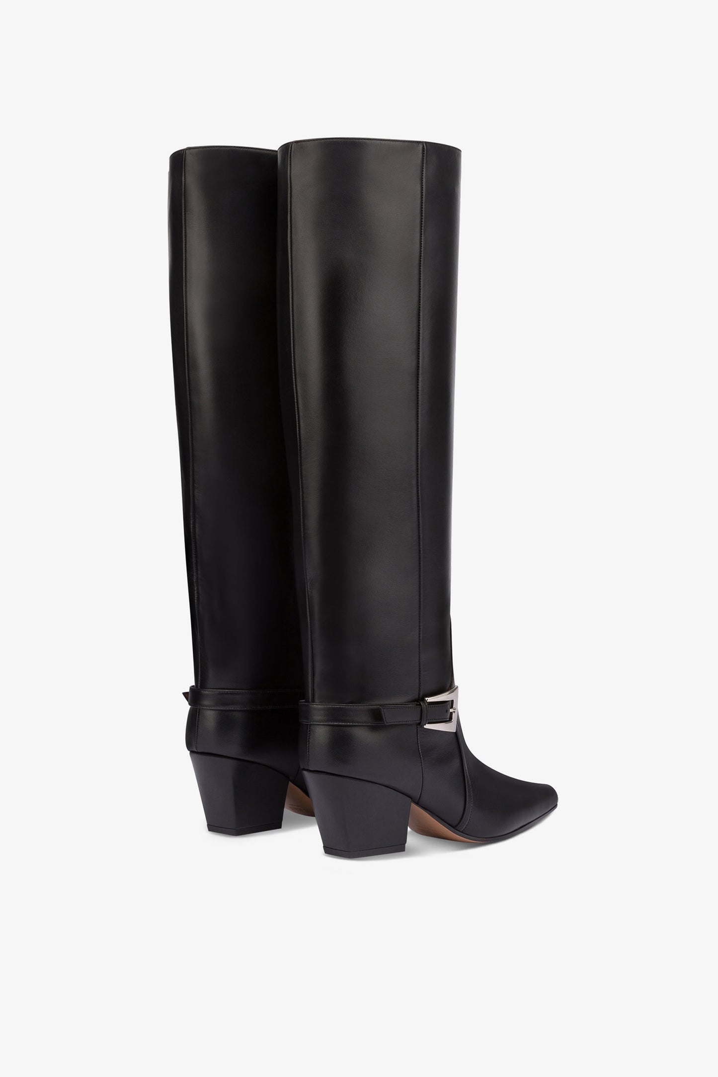 Bottes longues et pointues en cuir lisse noir