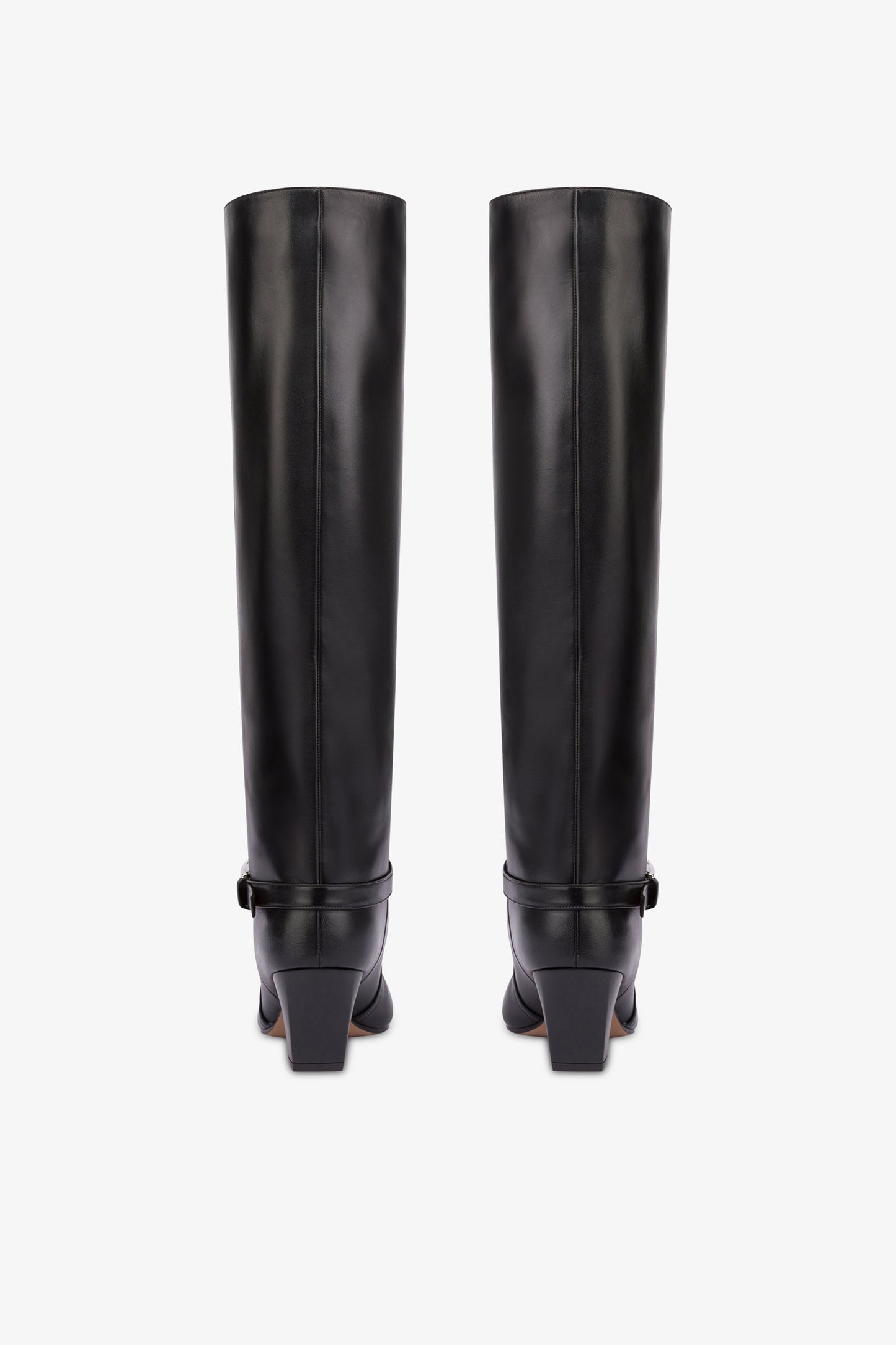 Bottes longues et pointues en cuir lisse noir