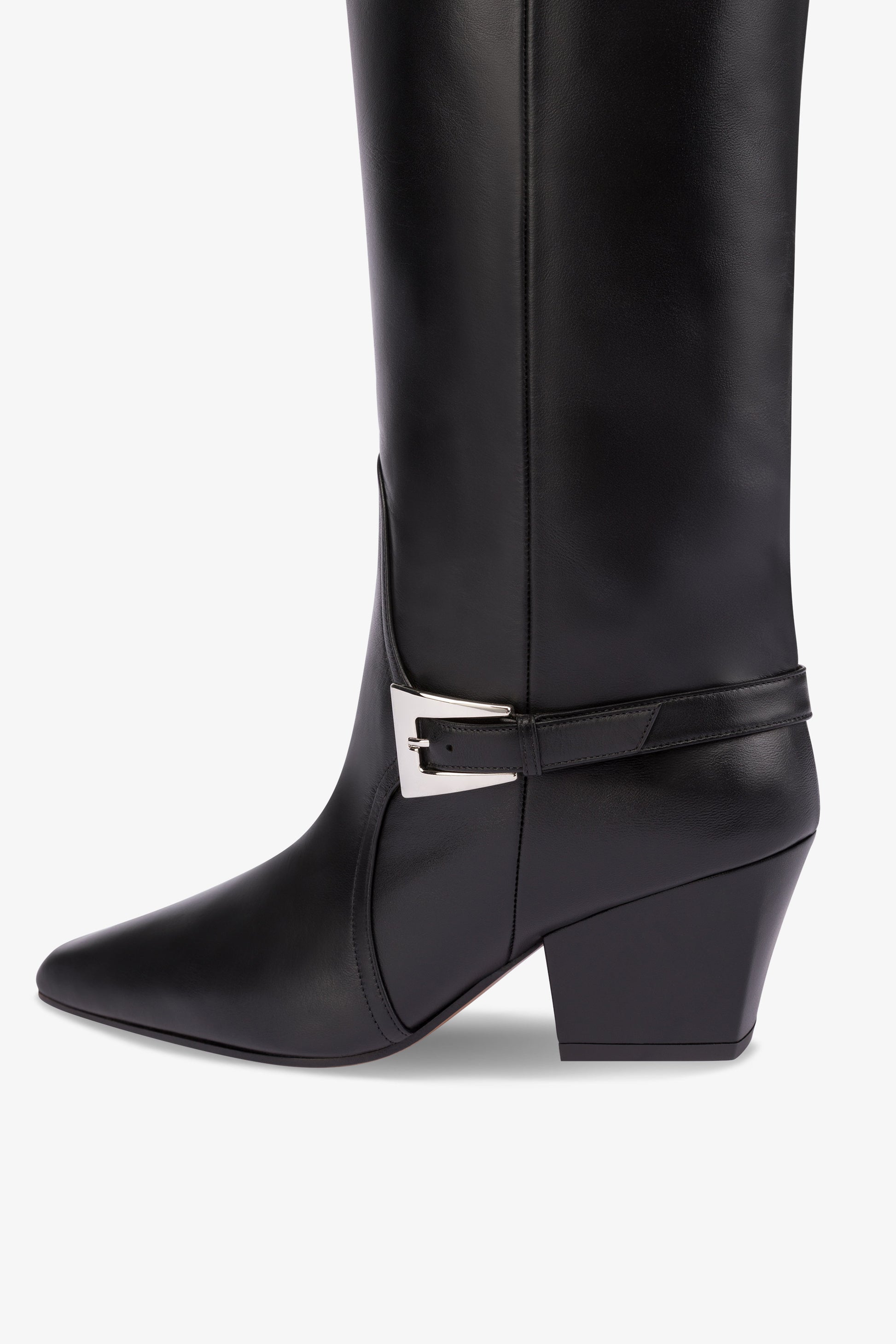 Bottes longues et pointues en cuir lisse noir