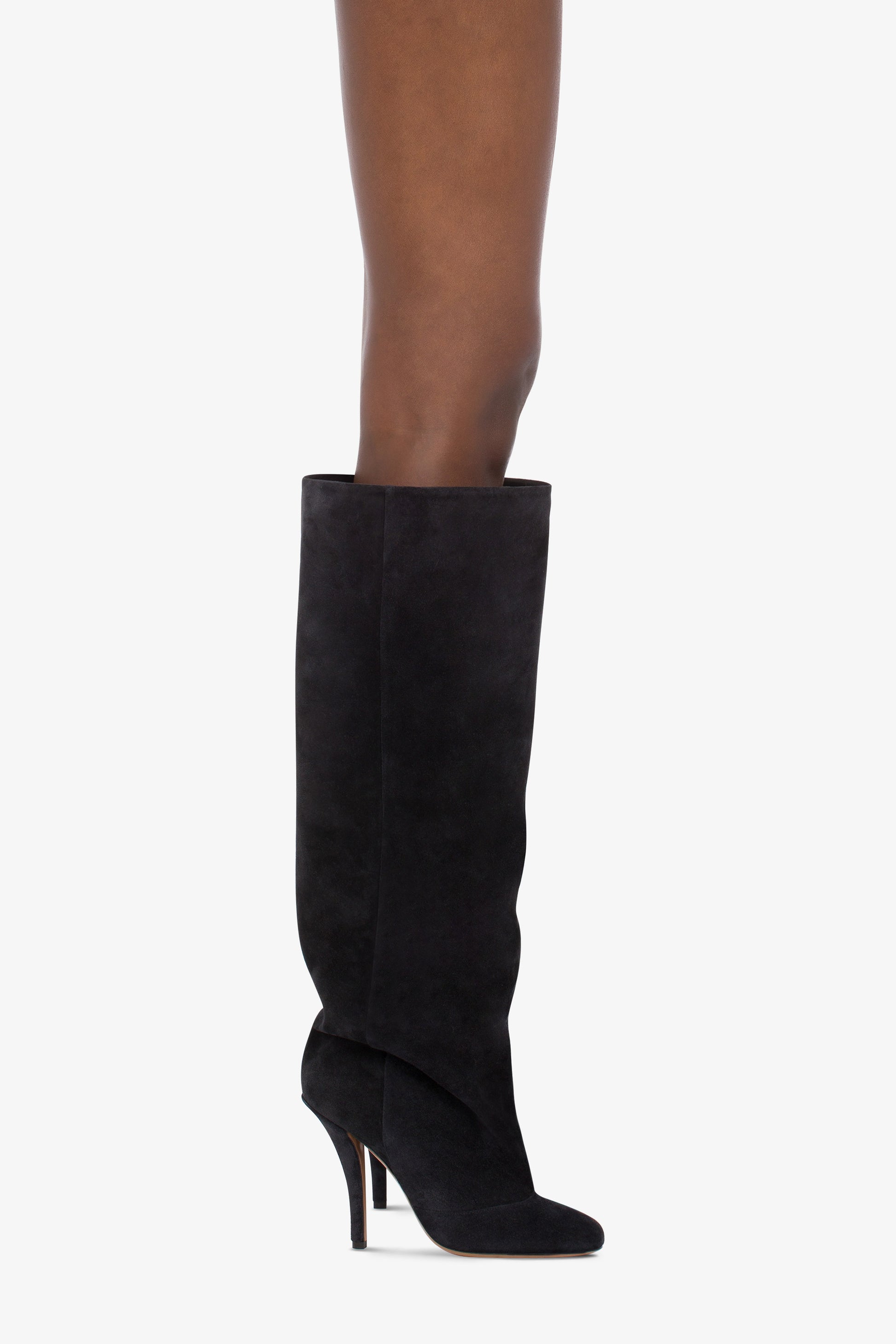 Knee-high boots in soft off-black suede leather - Produit porté