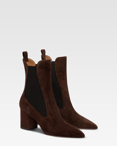 Bottines pointues en cuir suede doux et poivre