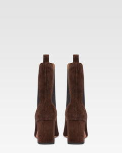 Bottines pointues en cuir suede doux et poivre