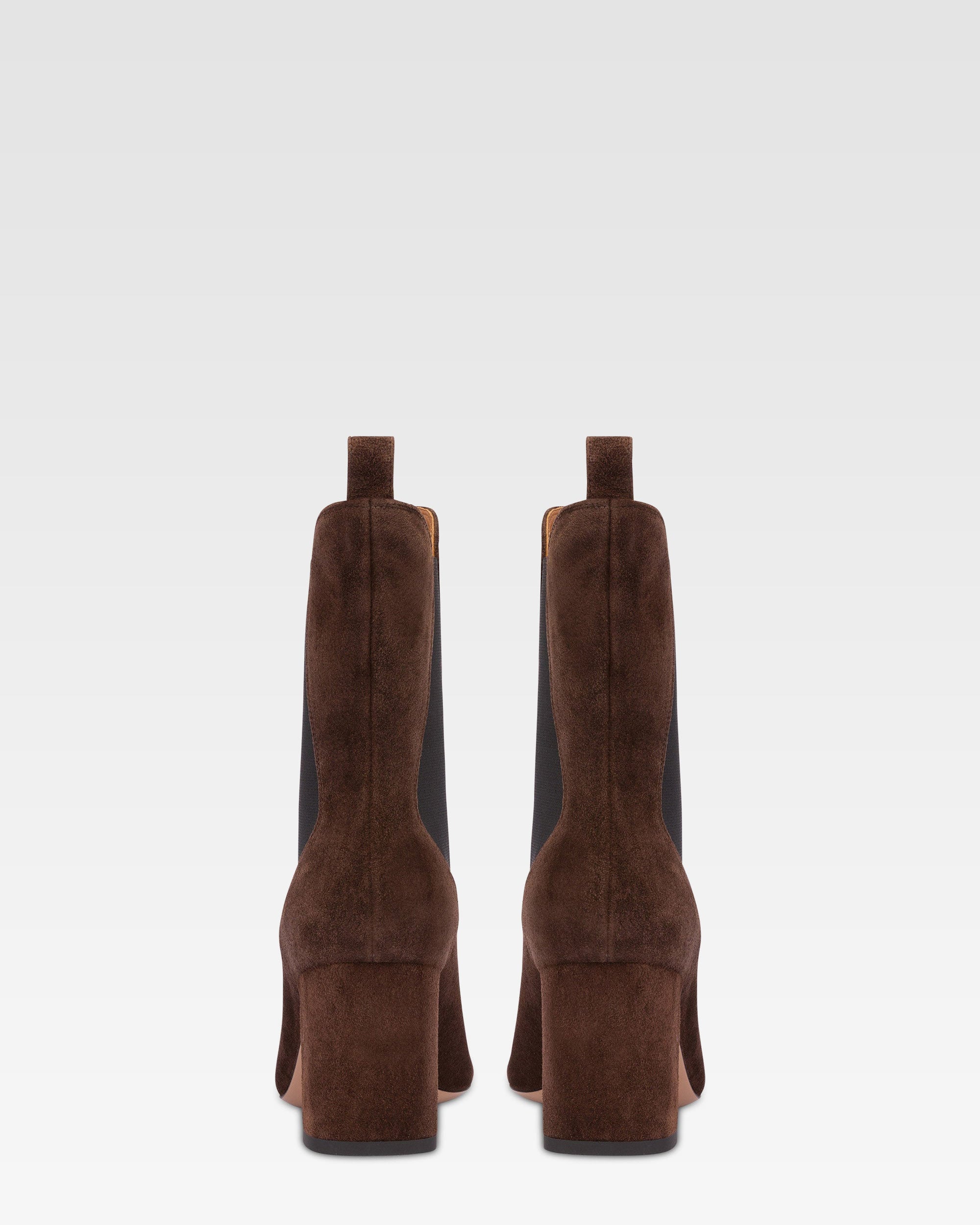 Pointed ankle boots in soft pepper suede leather