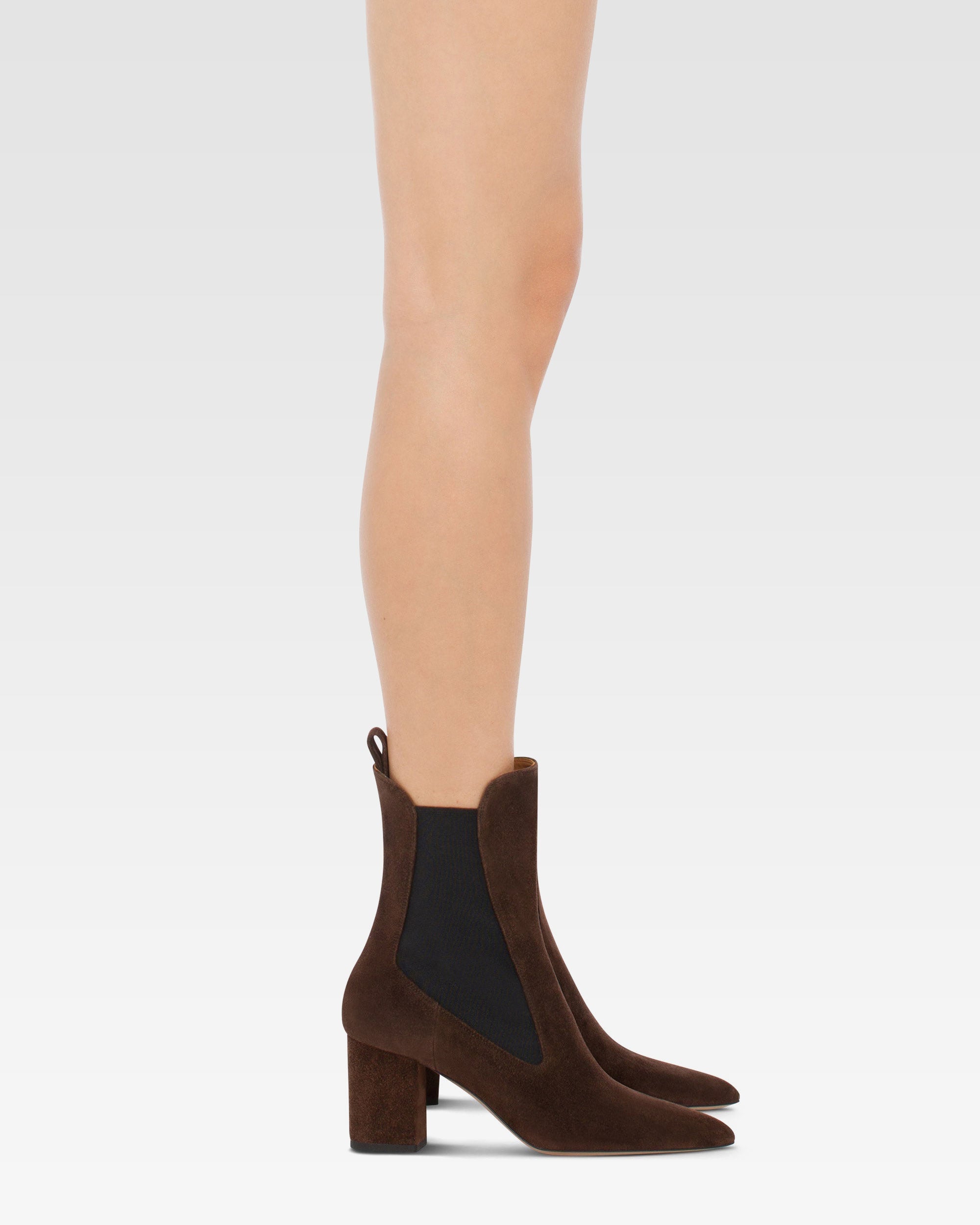 Pointed ankle boots in soft pepper suede leather