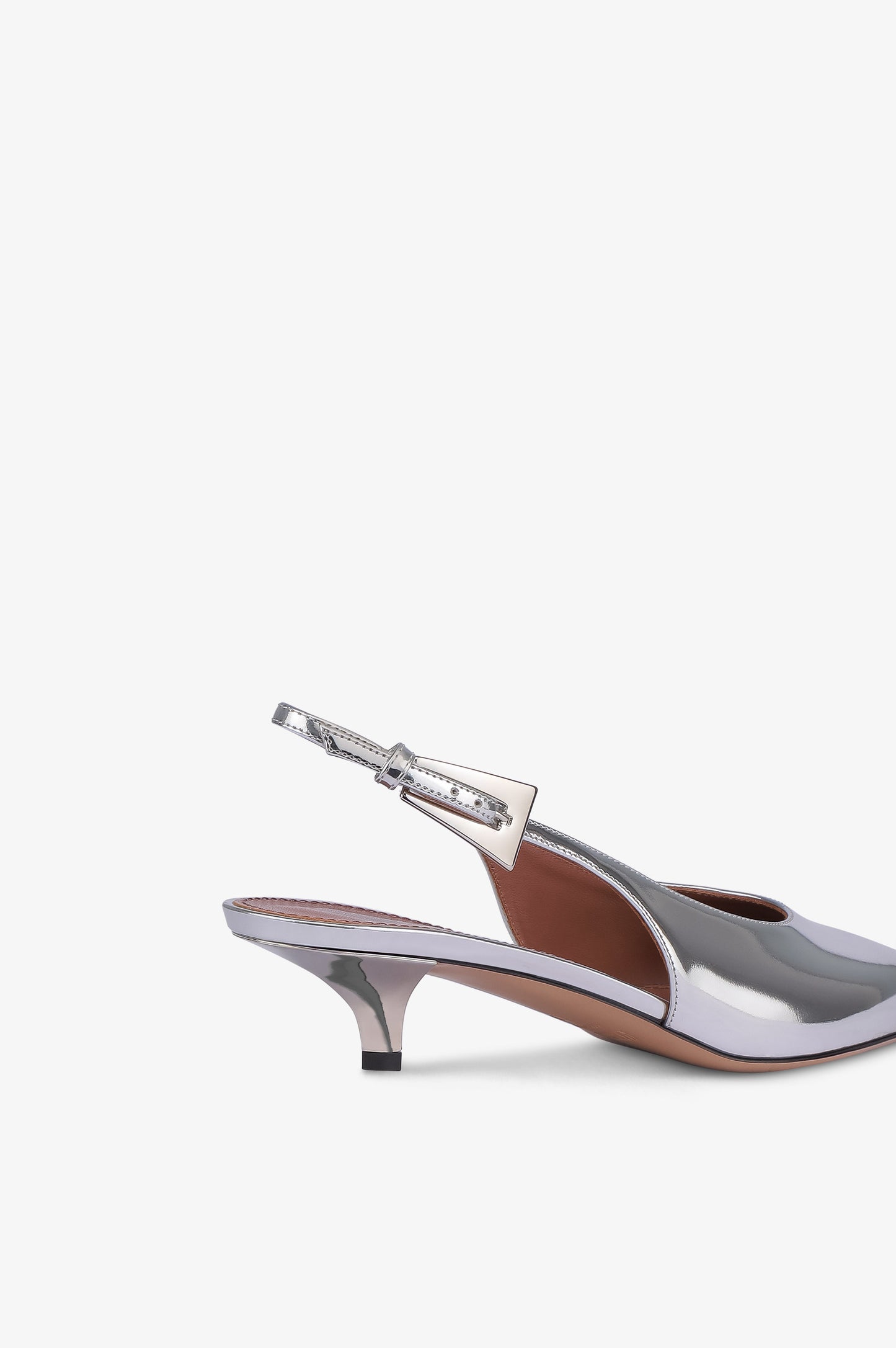 Slingbacks in silver mirror-effect leather