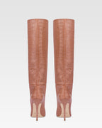 Spitz zulaufende, kniehohe Stiefel aus weichem Leder mit Kroko-Pragung in Texas Pink