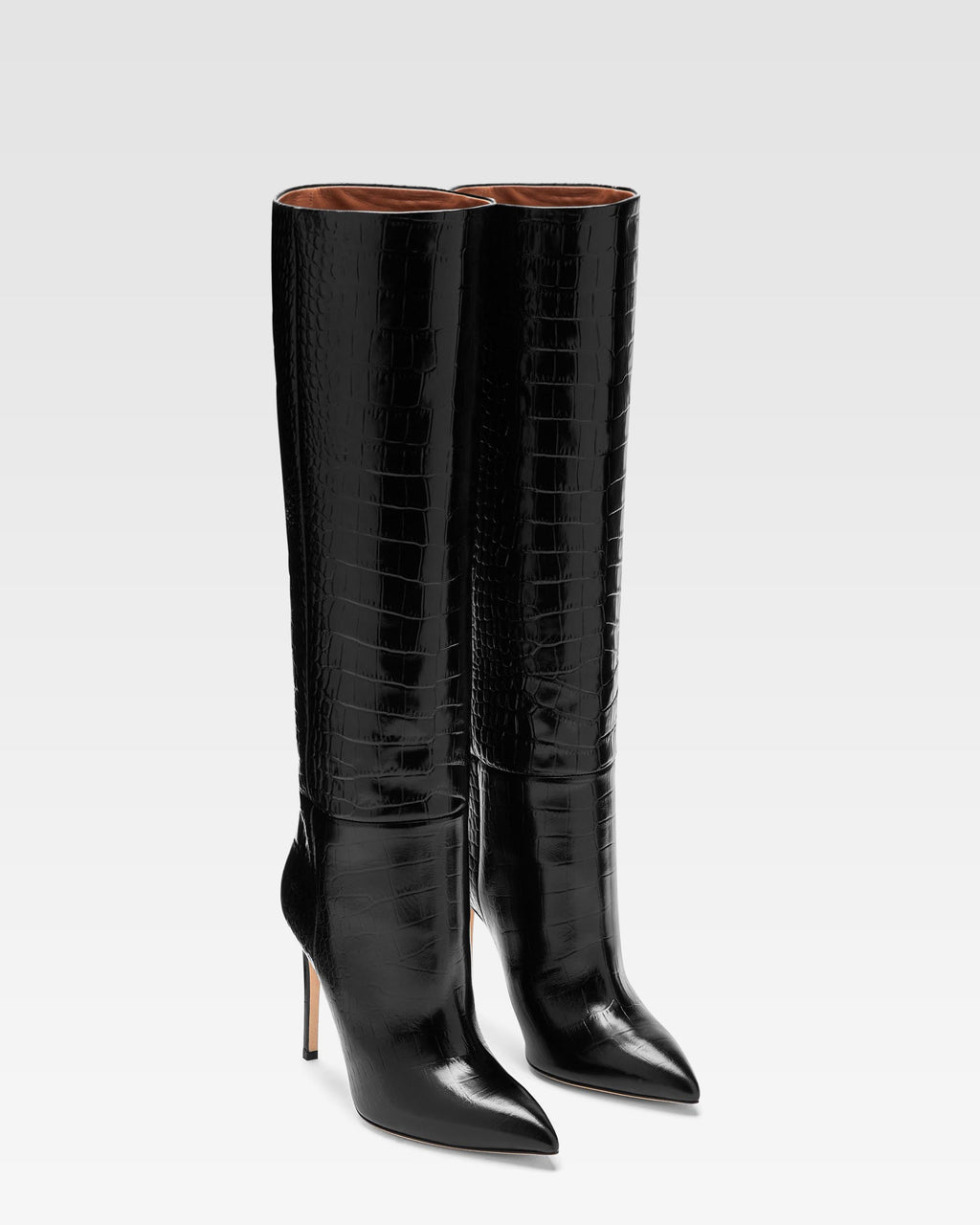 Botas con tac'on de aguja en piel negra con efecto cocodrilo