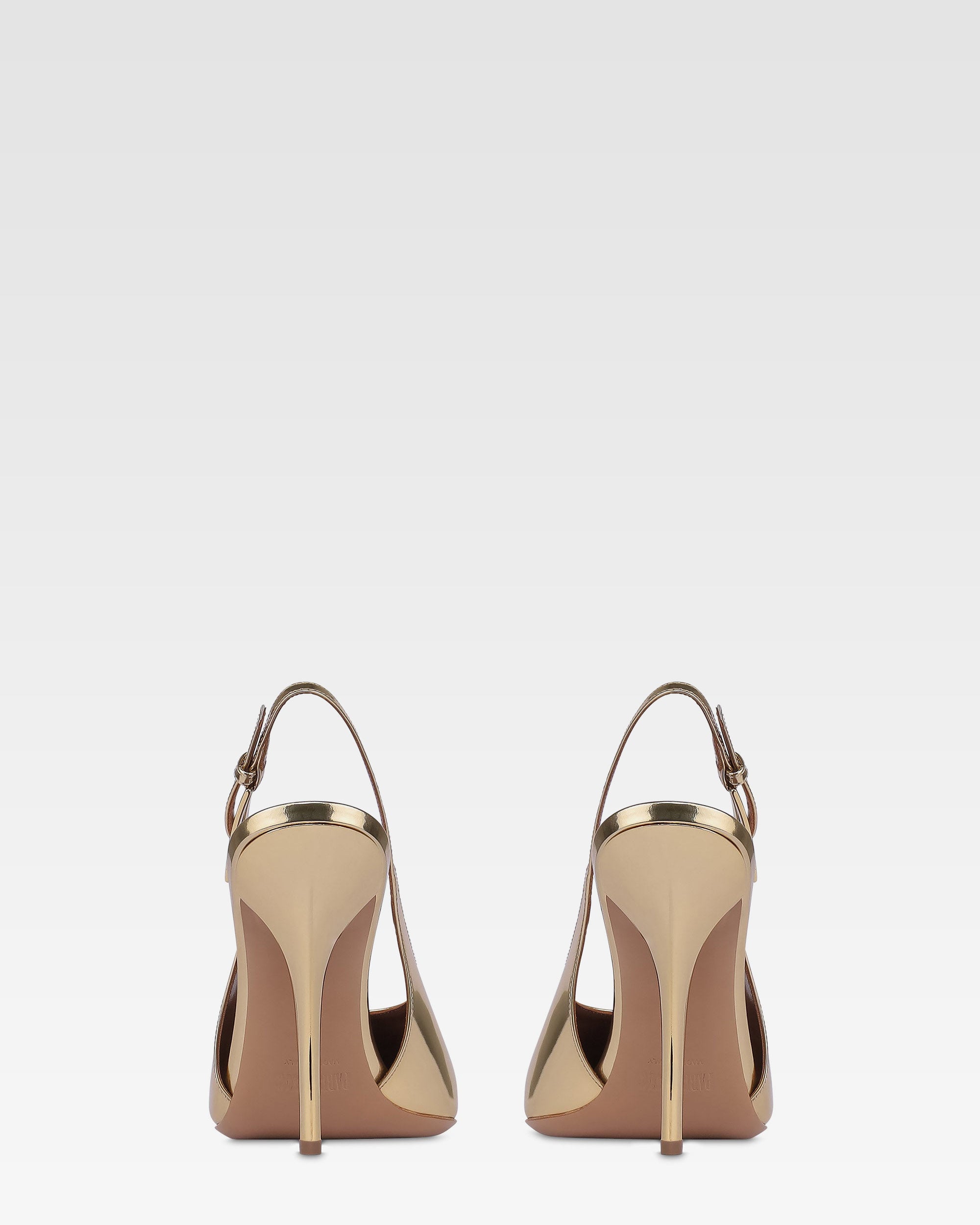 Slingbacks en piel dorada efecto espejo