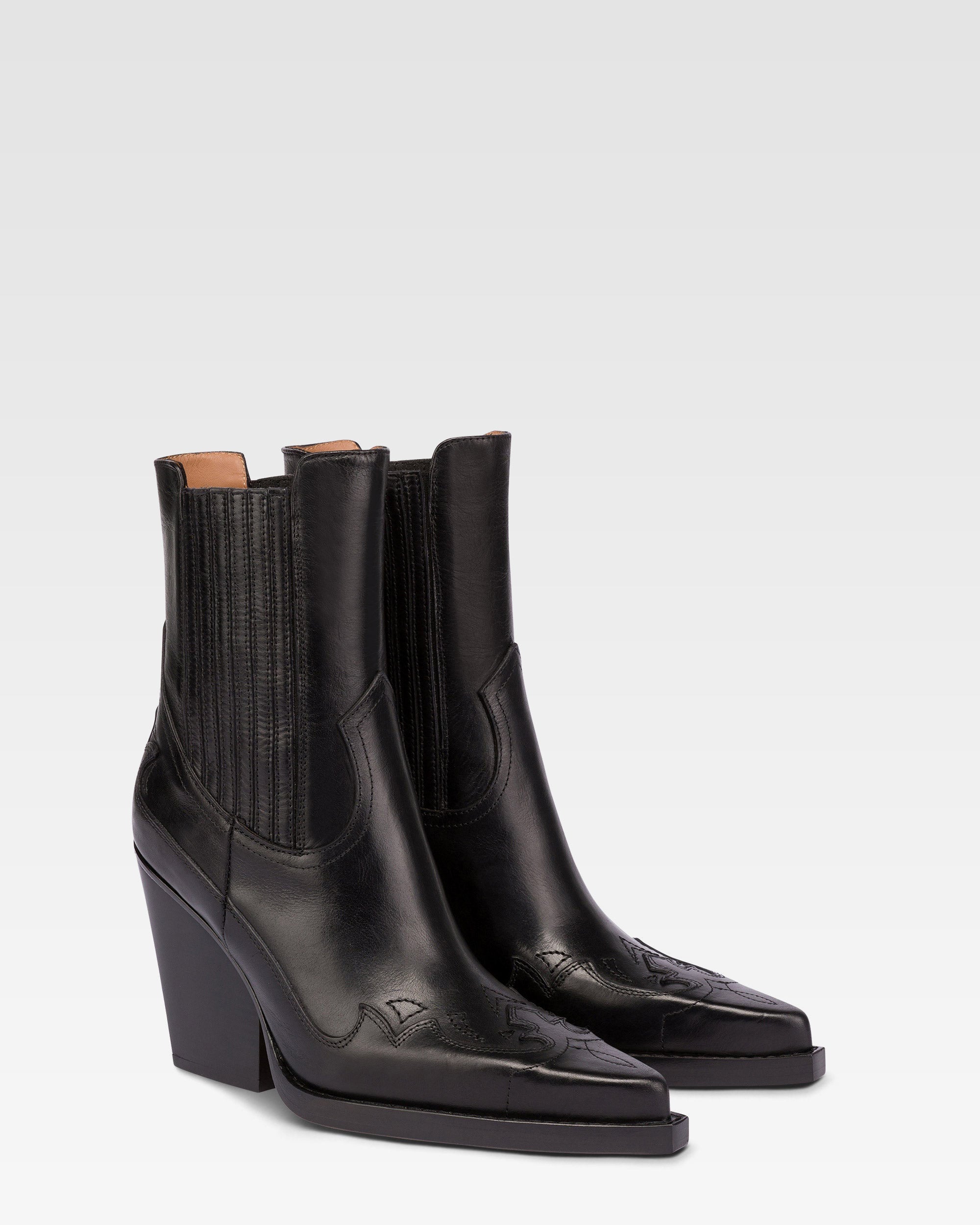 Bottines pointues en cuir vintage noir brillant