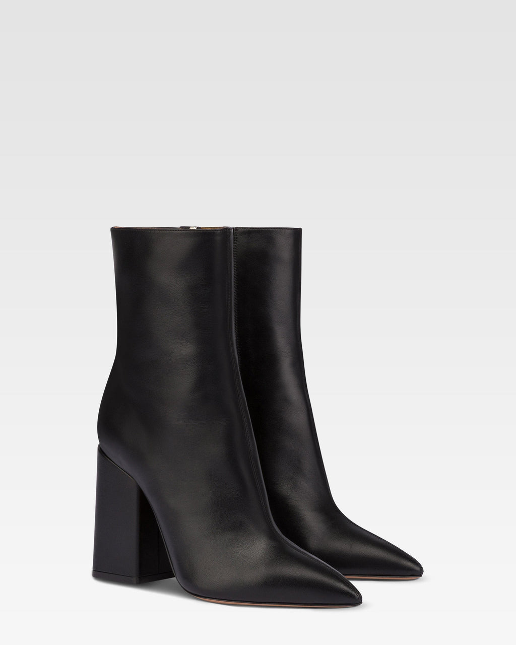 Bottines pointues en cuir lisse noir