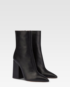 Bottines pointues en cuir lisse noir