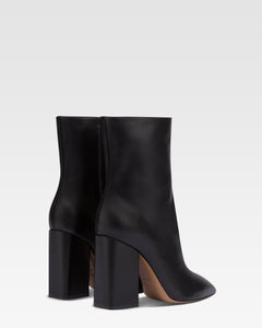 Bottines pointues en cuir lisse noir
