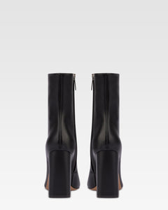 Bottines pointues en cuir lisse noir