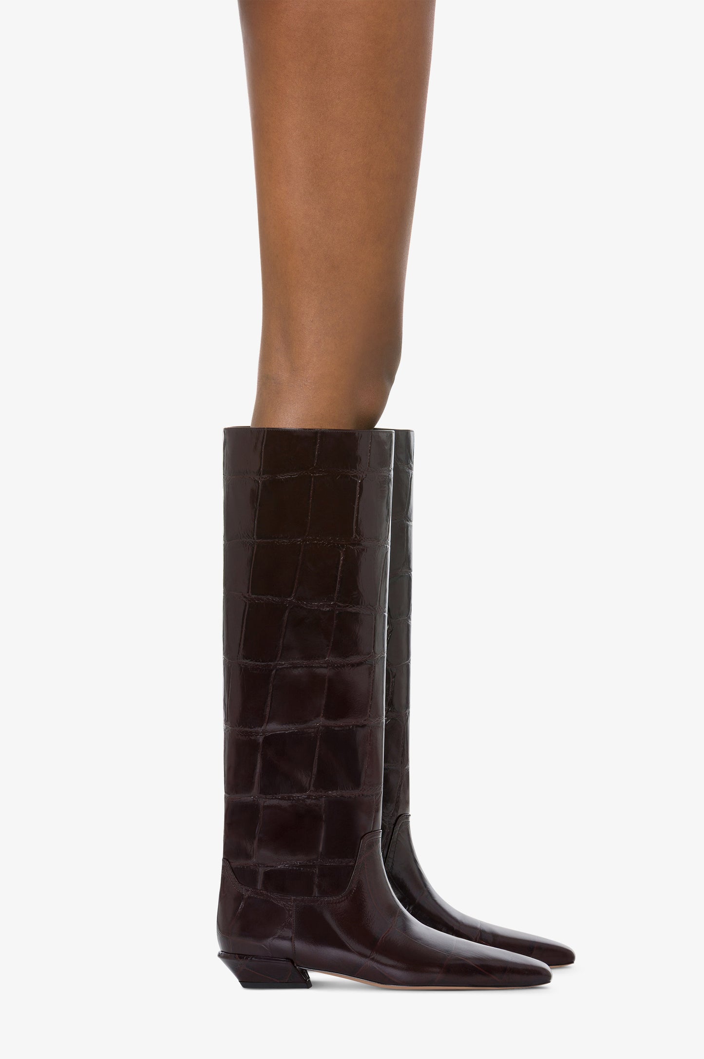 Boots in ebony croco-embossed leather