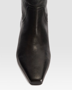 STIVALE IN PELLE