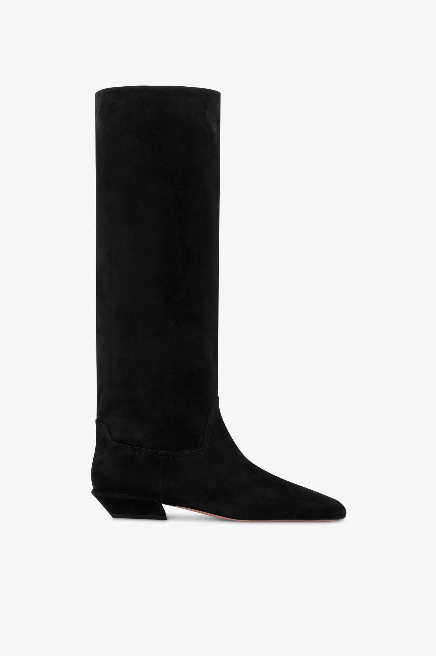 Boots in black calf suede leather.