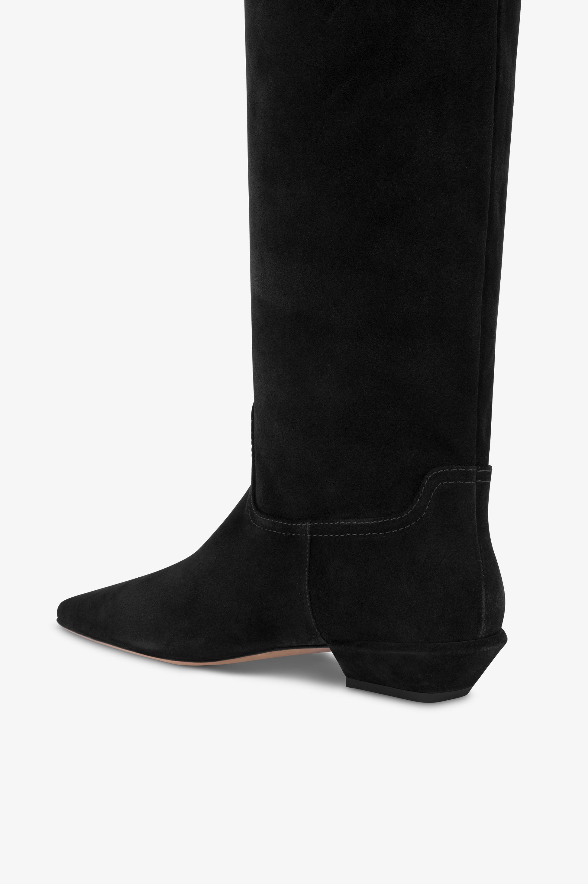 Boots in black calf suede leather.