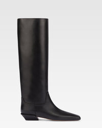 Calfskin leather boot — BLACK