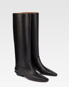 Calfskin leather boot