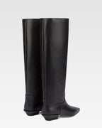 Calfskin leather boot