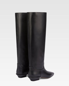 Calfskin leather boot